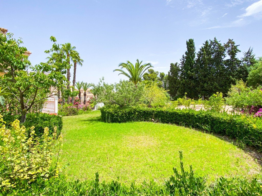 7 Bed Detached Villa in Villamartin