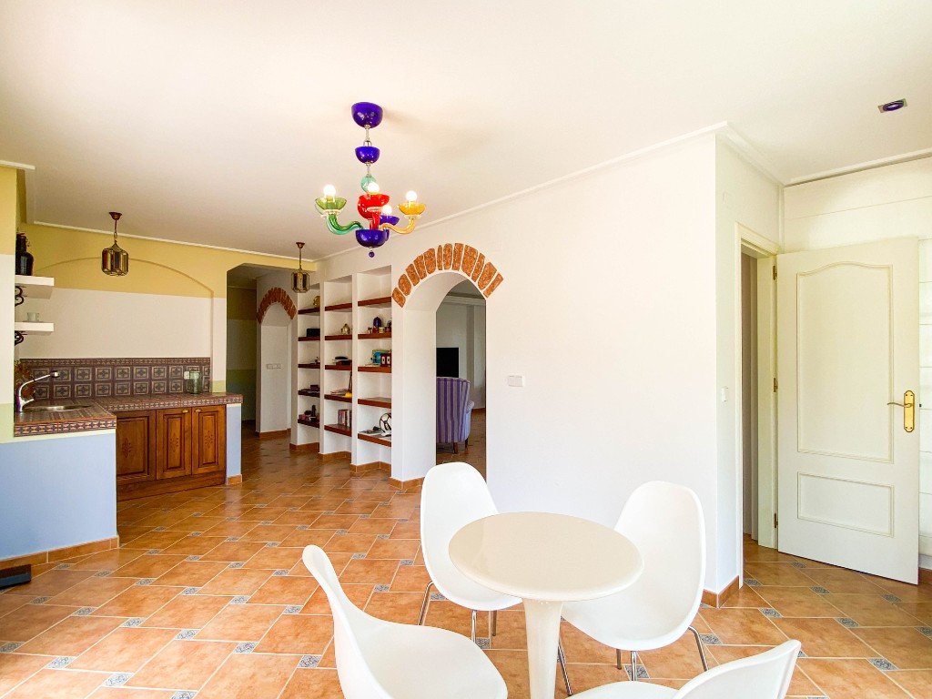 7 Bed Detached Villa in Villamartin
