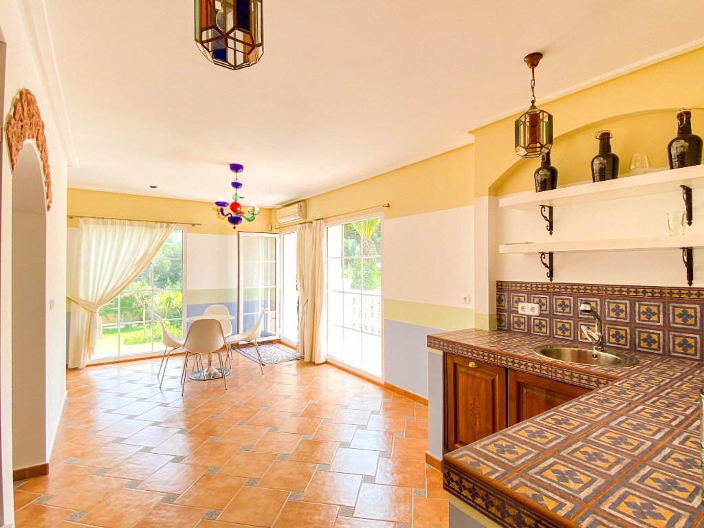 7 Bed Detached Villa in Villamartin