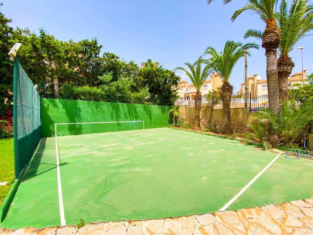 7 Bed Detached Villa in Villamartin
