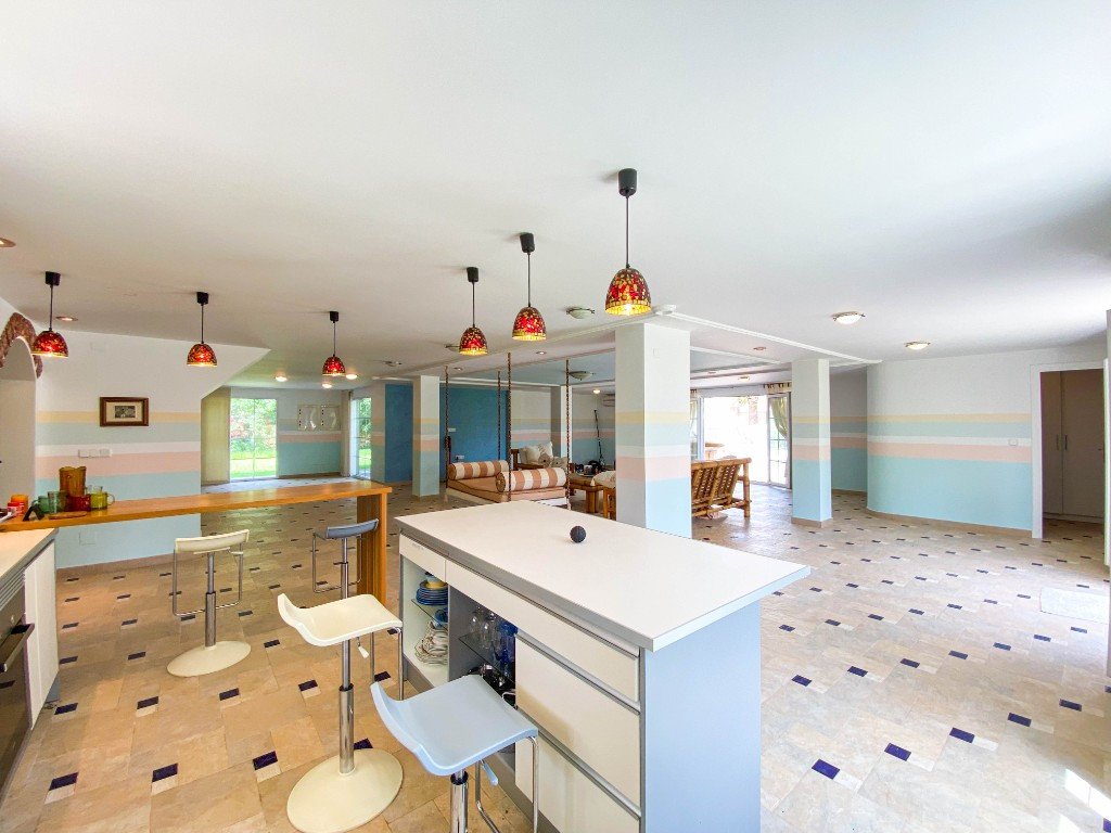 7 Bed Detached Villa in Villamartin