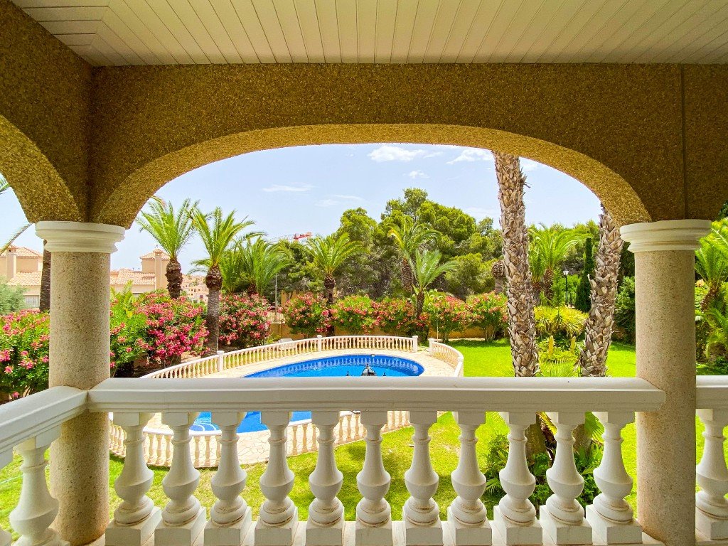 7 Bed Detached Villa in Villamartin