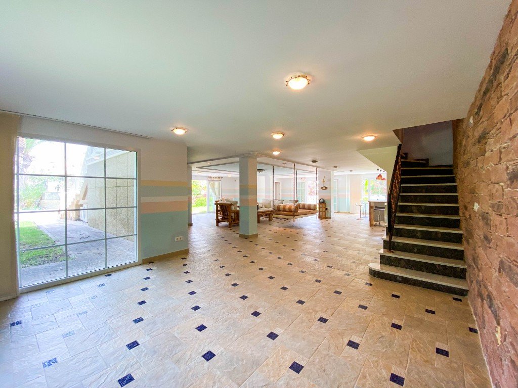 7 Bed Detached Villa in Villamartin