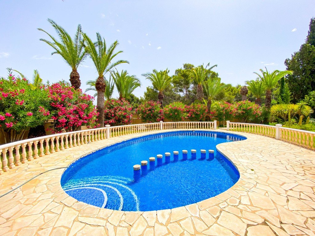 7 Bed Detached Villa in Villamartin