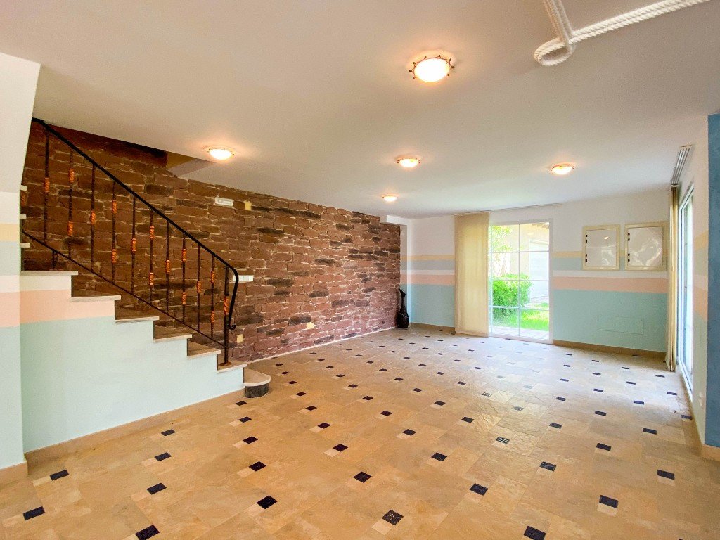 7 Bed Detached Villa in Villamartin
