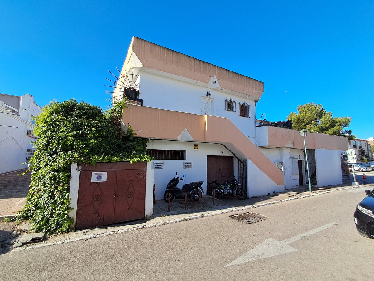 Commercial Premises in Estepona