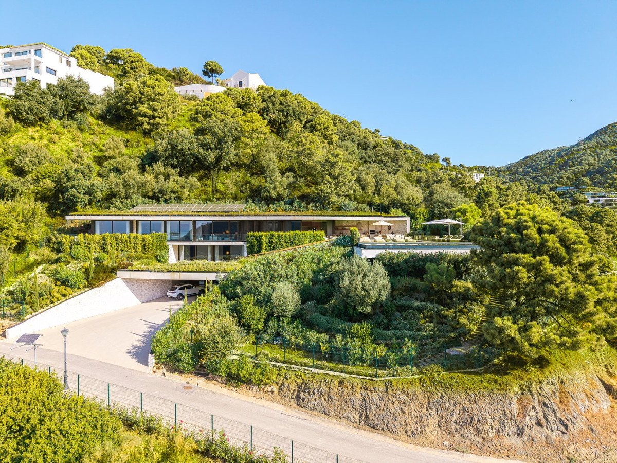 4 Bed Detached Villa in Benahavís