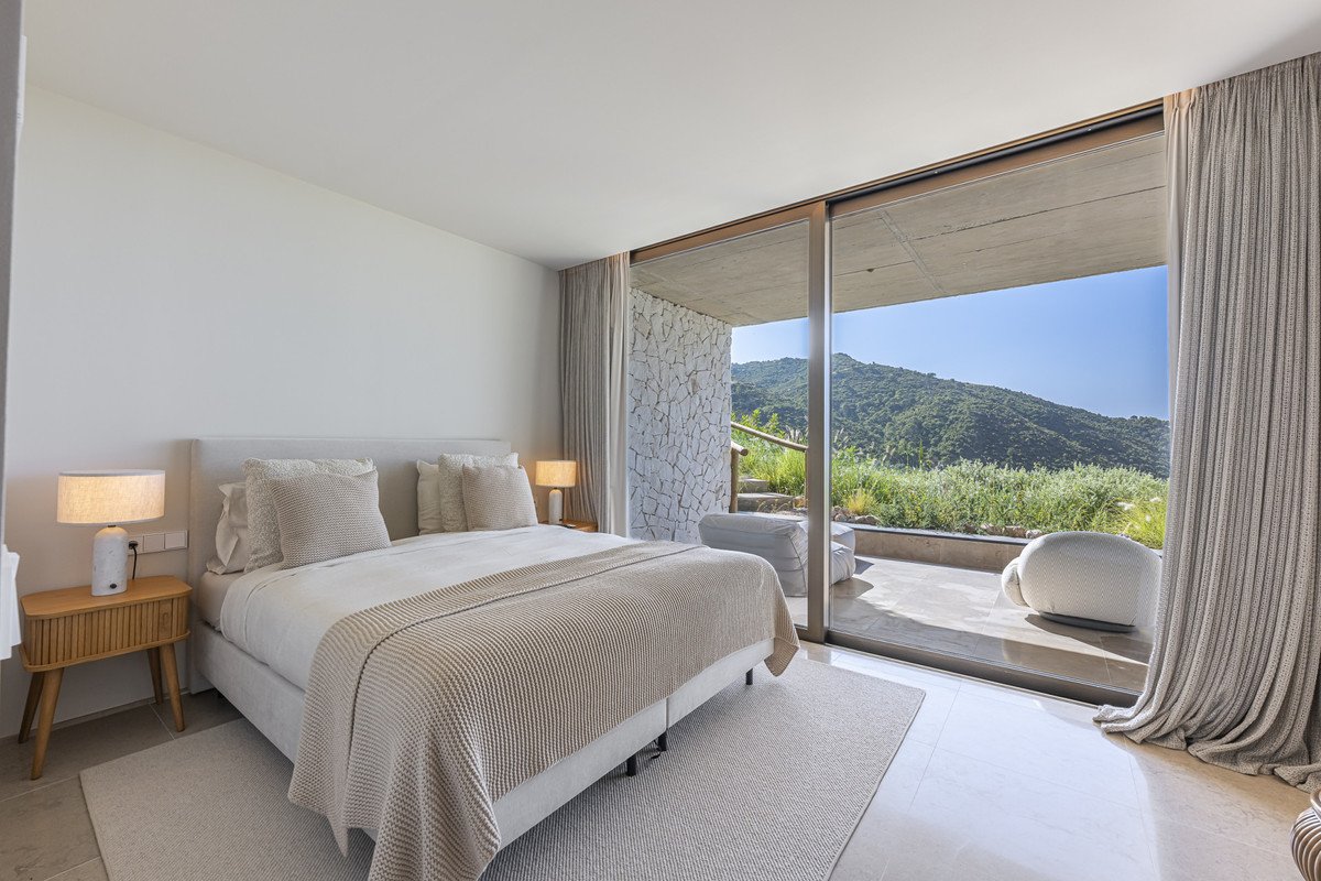 4 Bed Detached Villa in Benahavís