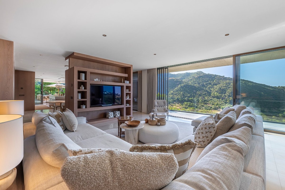 4 Bed Detached Villa in Benahavís