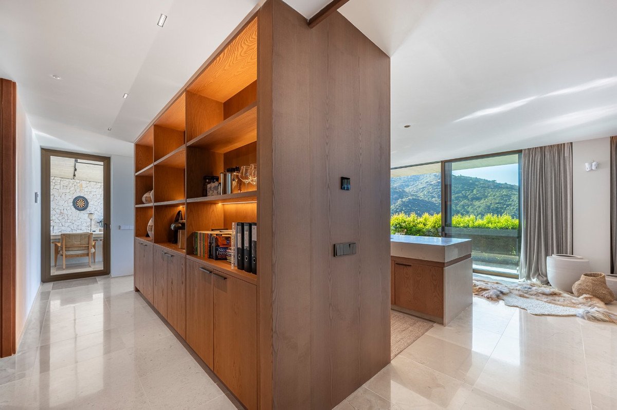 4 Bed Detached Villa in Benahavís