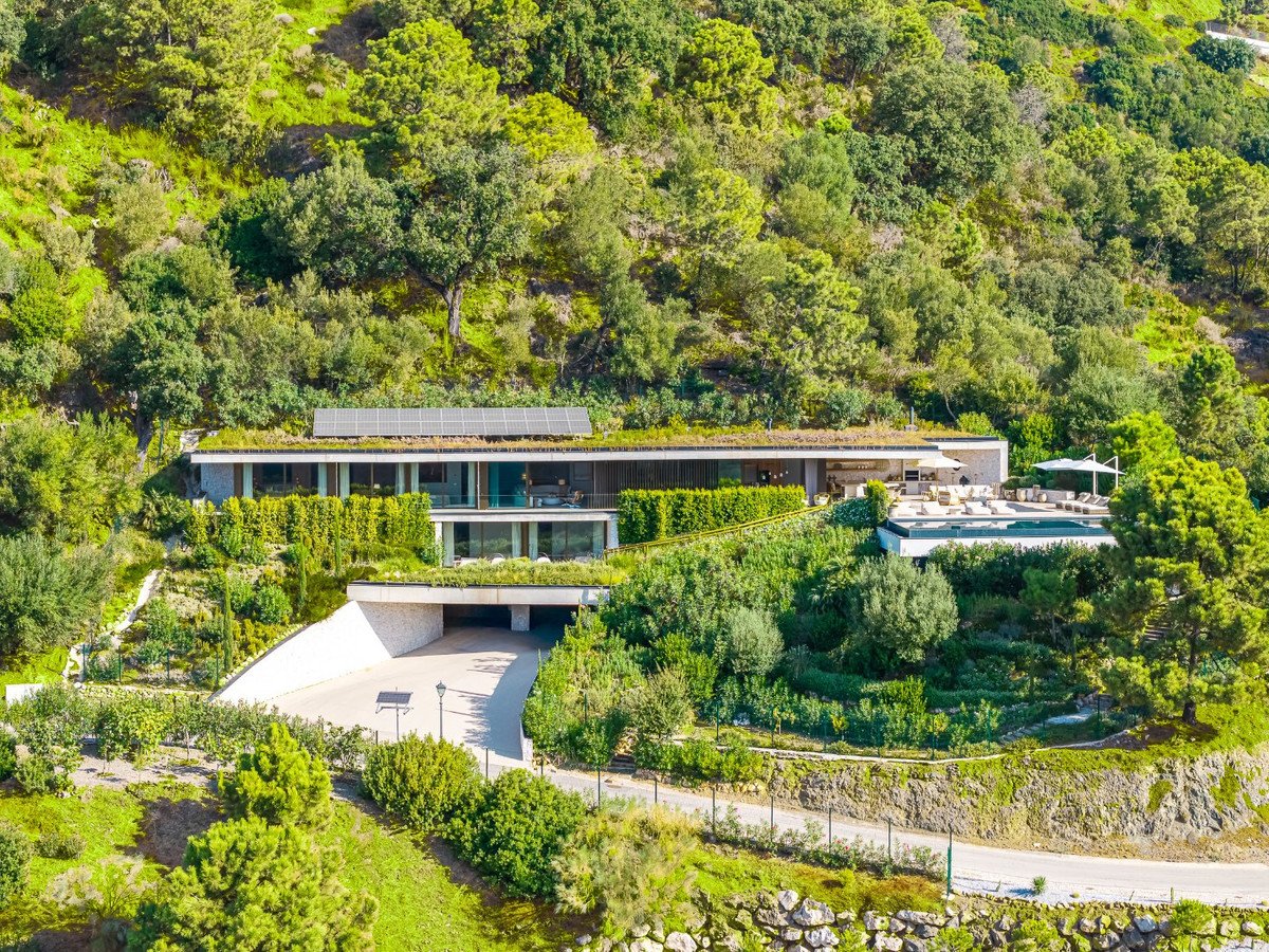 4 Bed Detached Villa in Benahavís