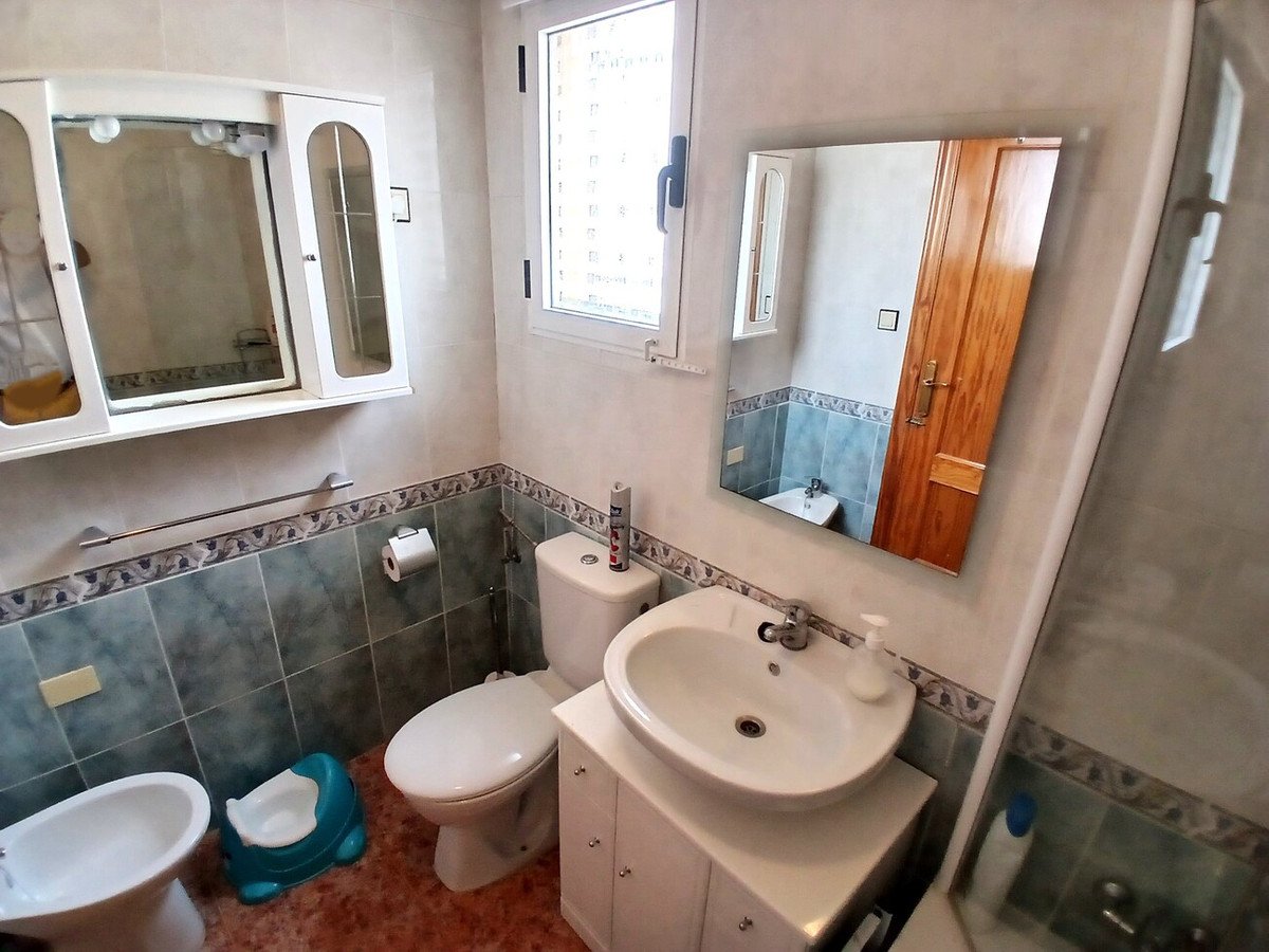 2 Bed Top Floor Apartment in Alicante