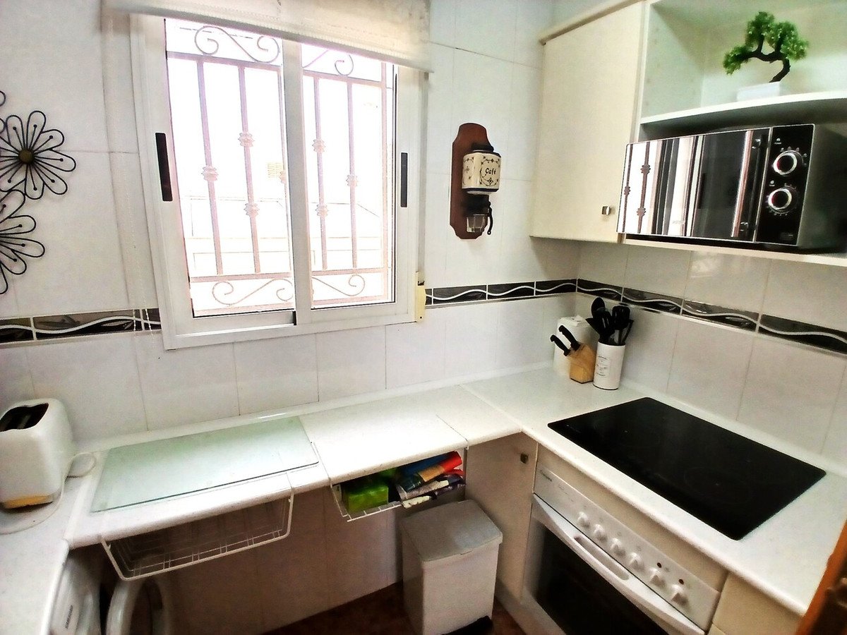 2 Bed Top Floor Apartment in Alicante