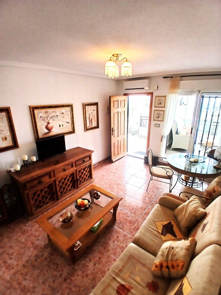 2 Bed Top Floor Apartment in Alicante
