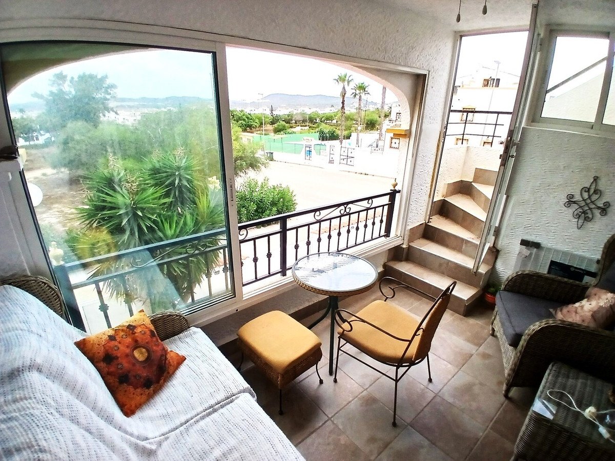 2 Bed Top Floor Apartment in Alicante