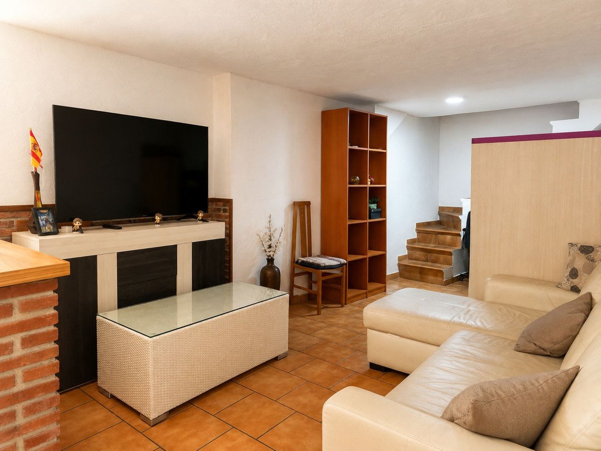 5 Bed Semi-Detached House in Mijas