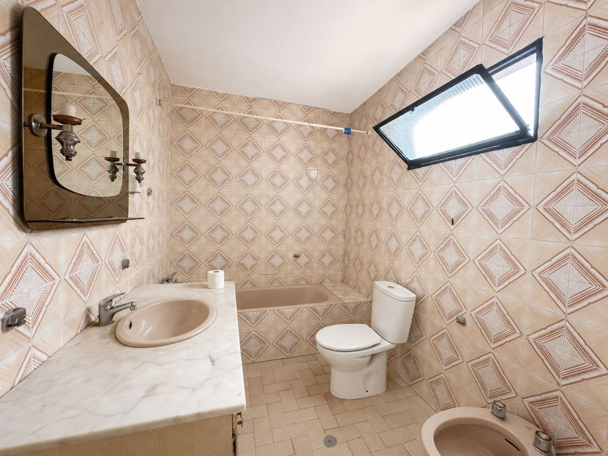 5 Bed Semi-Detached House in Mijas