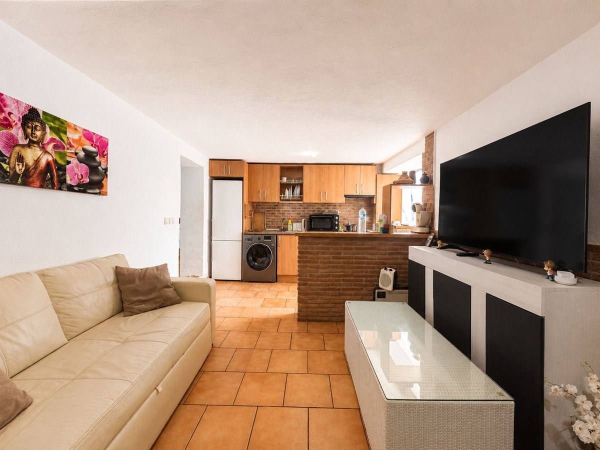 5 Bed Semi-Detached House in Mijas
