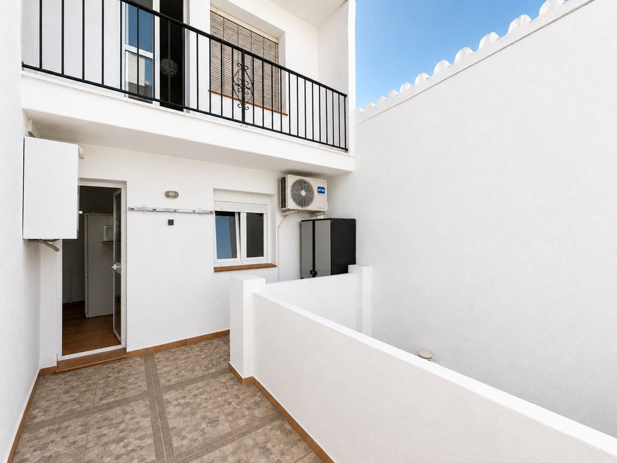 5 Bed Semi-Detached House in Mijas