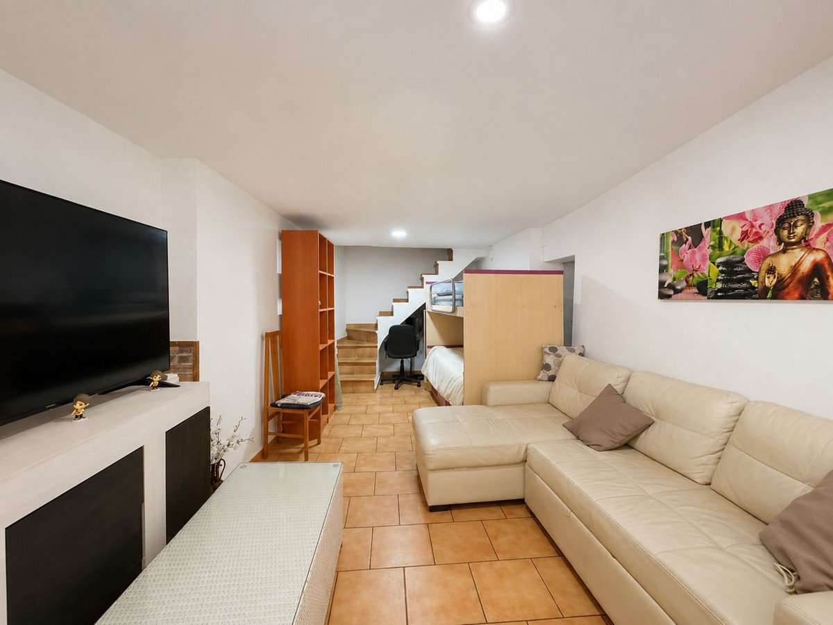 5 Bed Semi-Detached House in Mijas