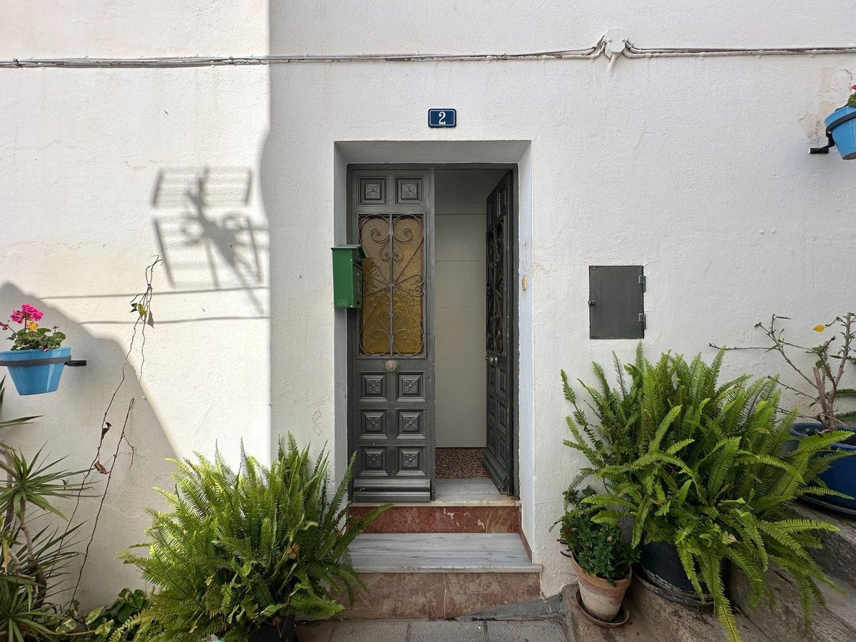 5 Bed Semi-Detached House in Mijas