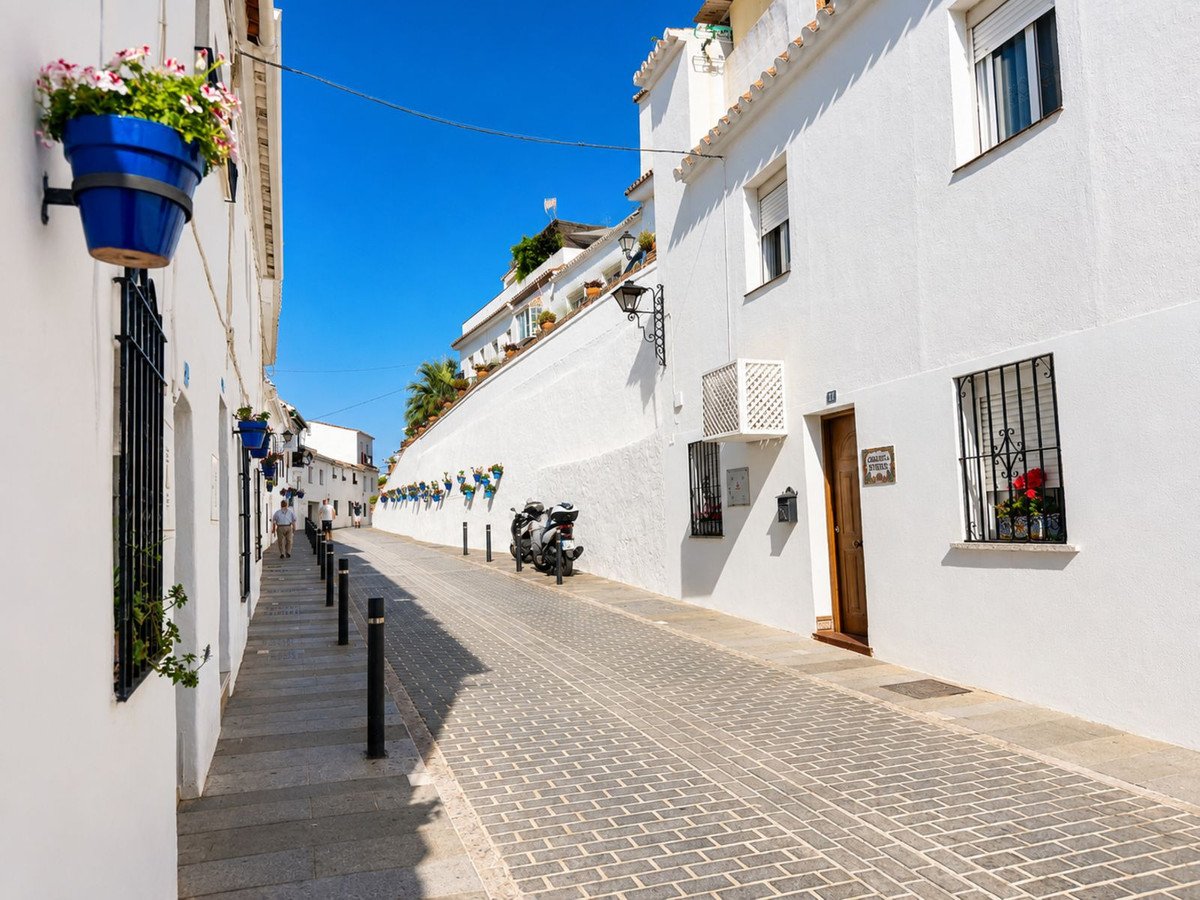 5 Bed Semi-Detached House in Mijas
