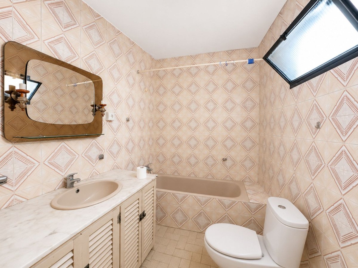 5 Bed Semi-Detached House in Mijas