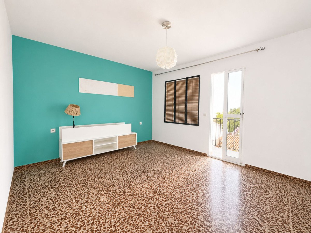 5 Bed Semi-Detached House in Mijas
