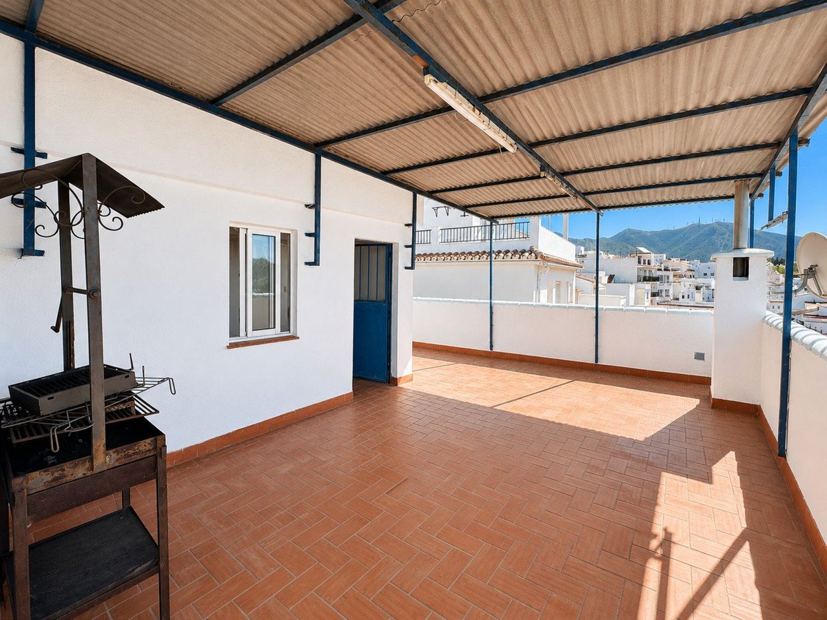 5 Bed Semi-Detached House in Mijas
