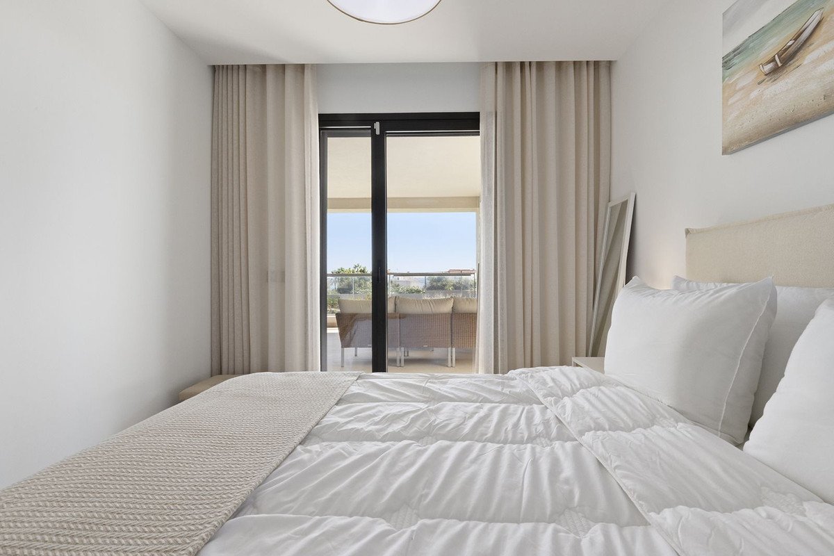 3 Bed Middle Floor Apartment in Casares Playa