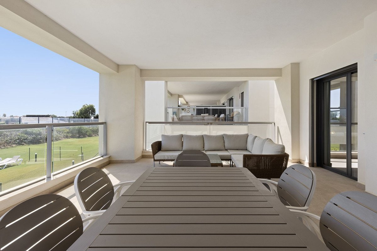 3 Bed Middle Floor Apartment in Casares Playa