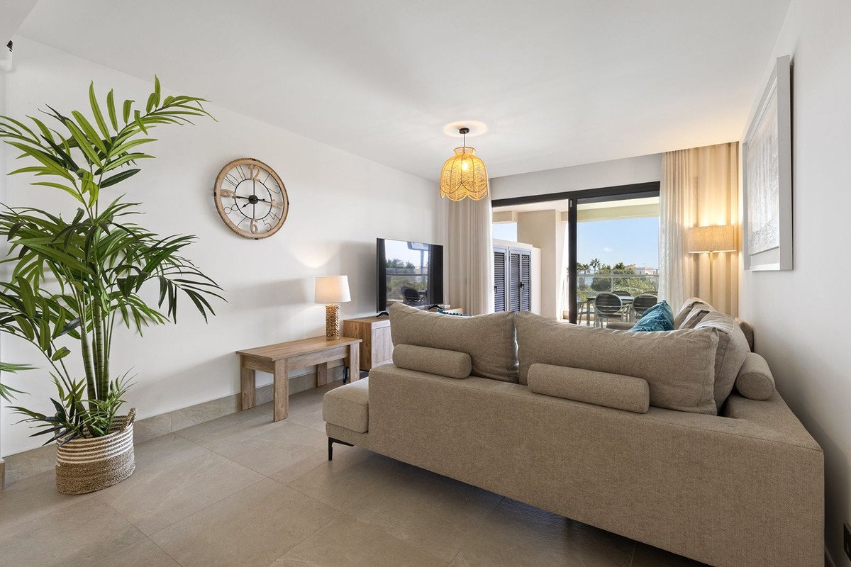 3 Bed Middle Floor Apartment in Casares Playa