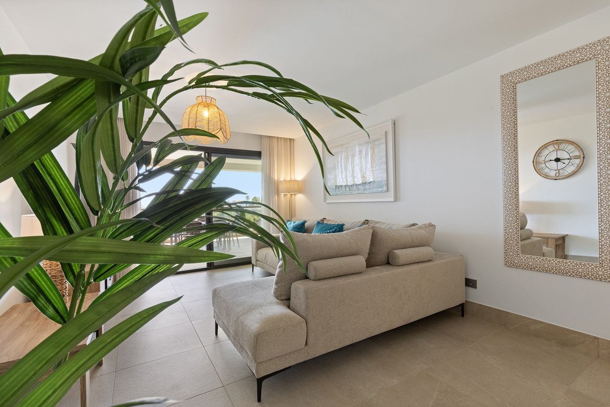 3 Bed Middle Floor Apartment in Casares Playa