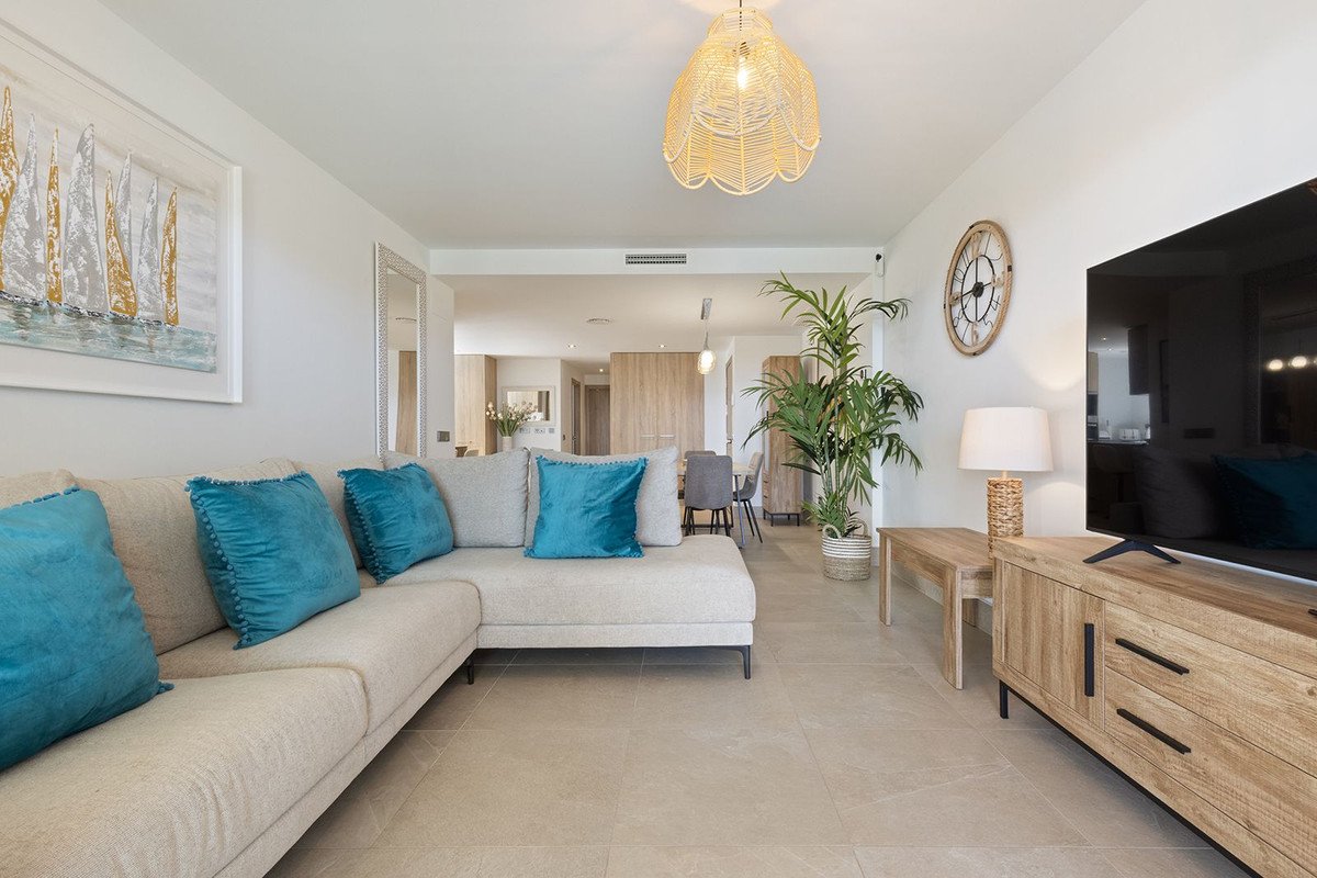 3 Bed Middle Floor Apartment in Casares Playa
