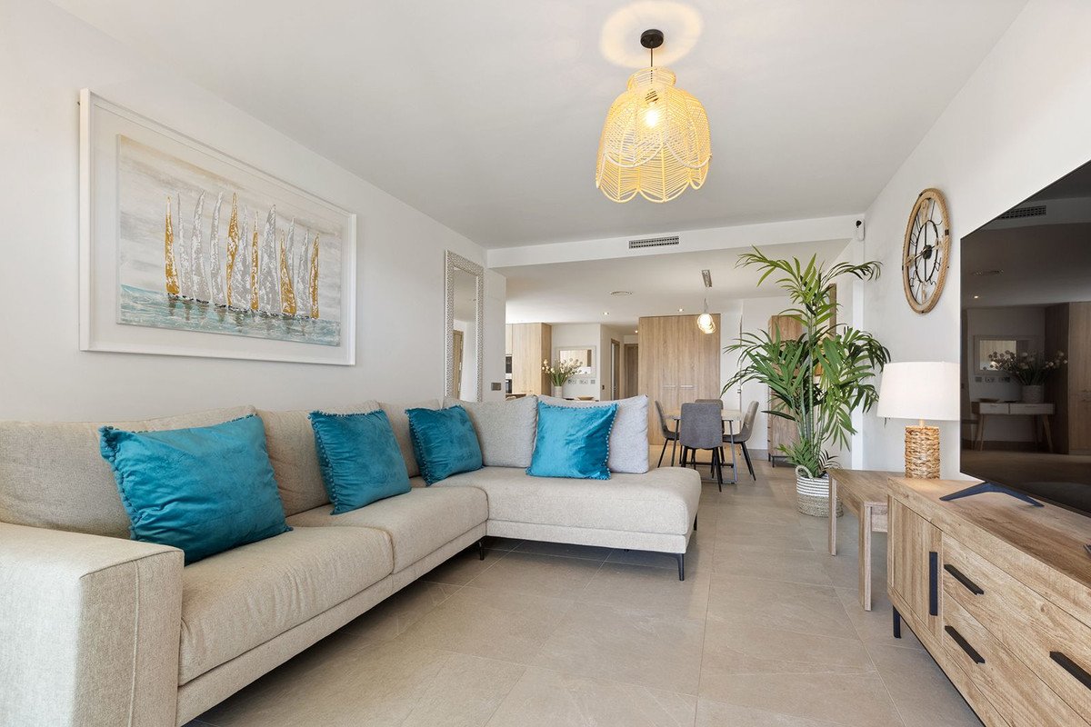 3 Bed Middle Floor Apartment in Casares Playa