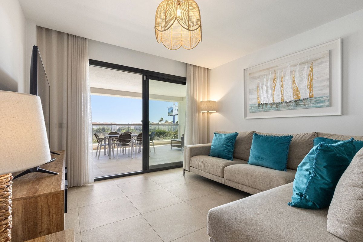 3 Bed Middle Floor Apartment in Casares Playa