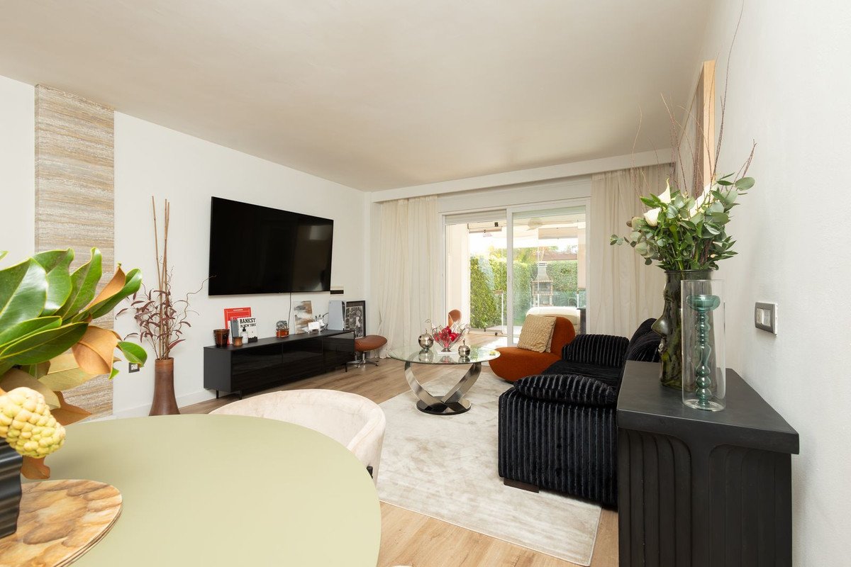 2 Bed Ground Floor Apartment in El Paraiso