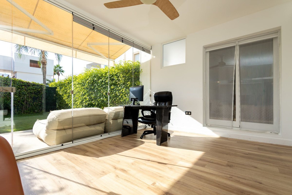 2 Bed Ground Floor Apartment in El Paraiso