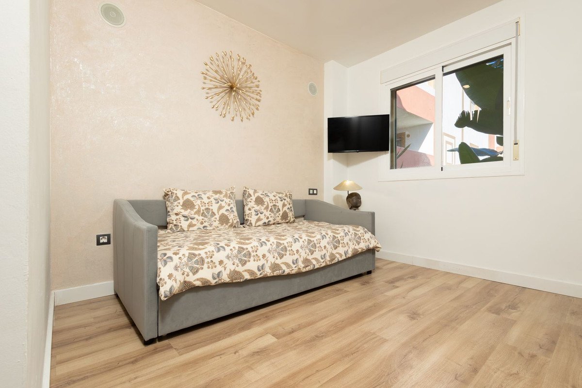 2 Bed Ground Floor Apartment in El Paraiso