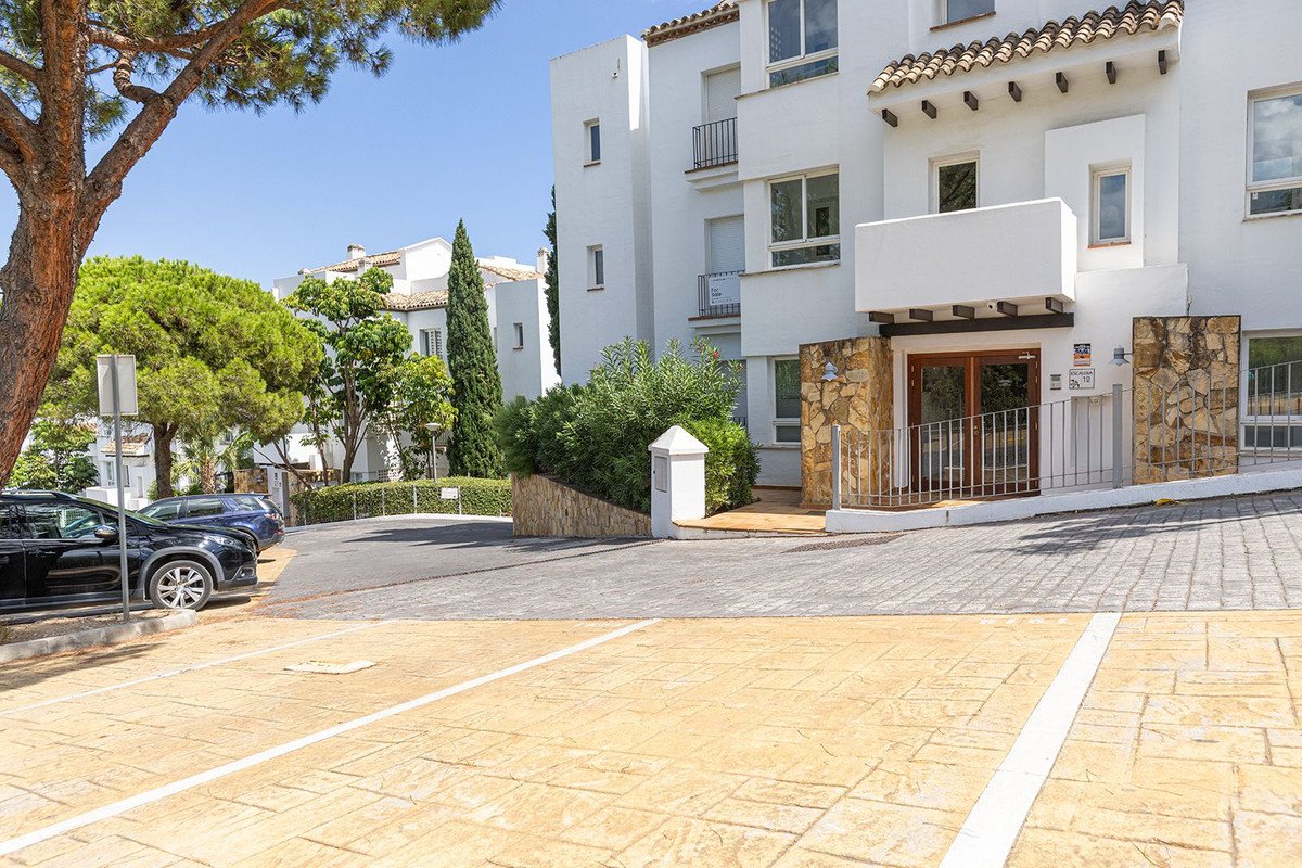 3 Bed Middle Floor Apartment in La Quinta