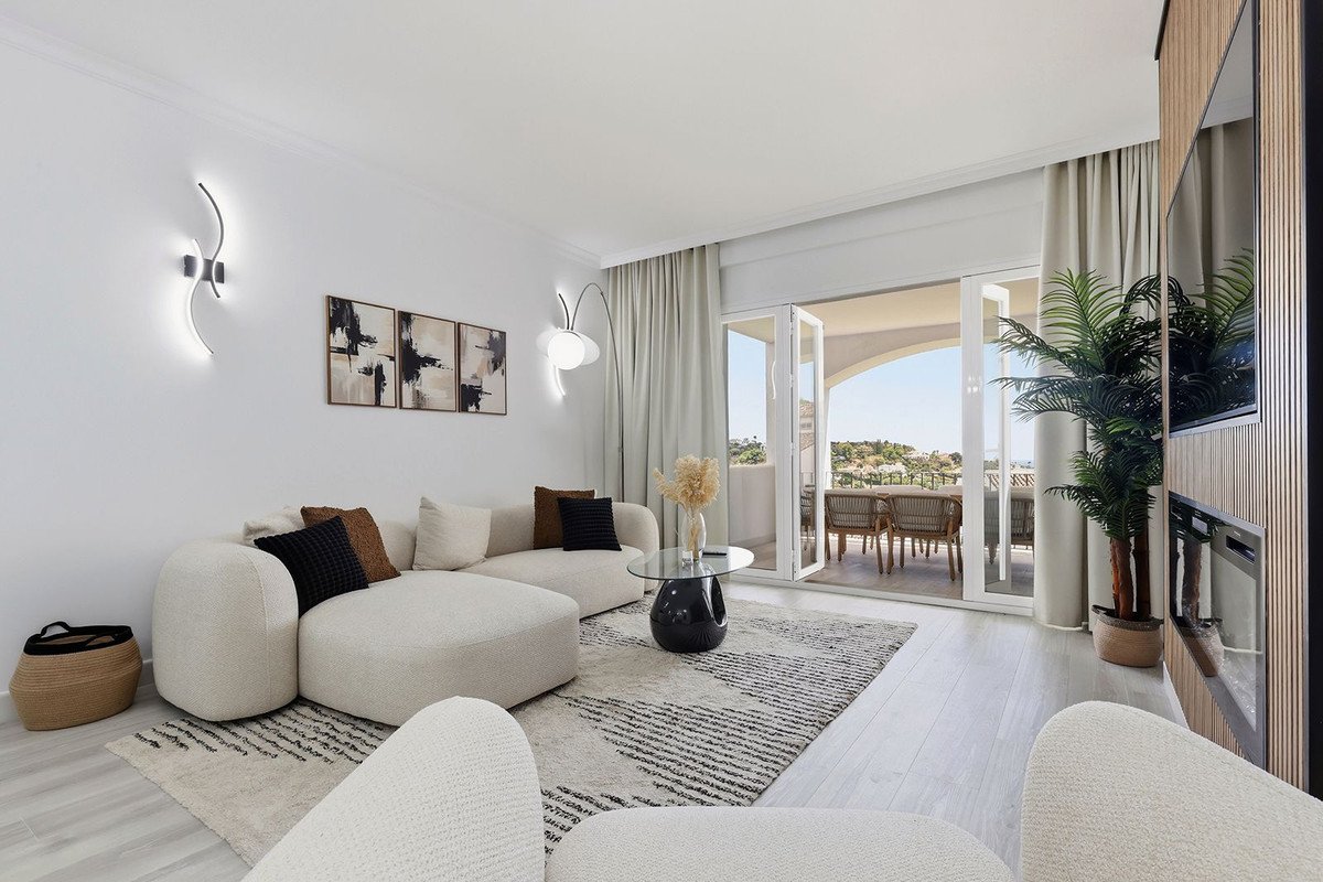 3 Bed Middle Floor Apartment in La Quinta