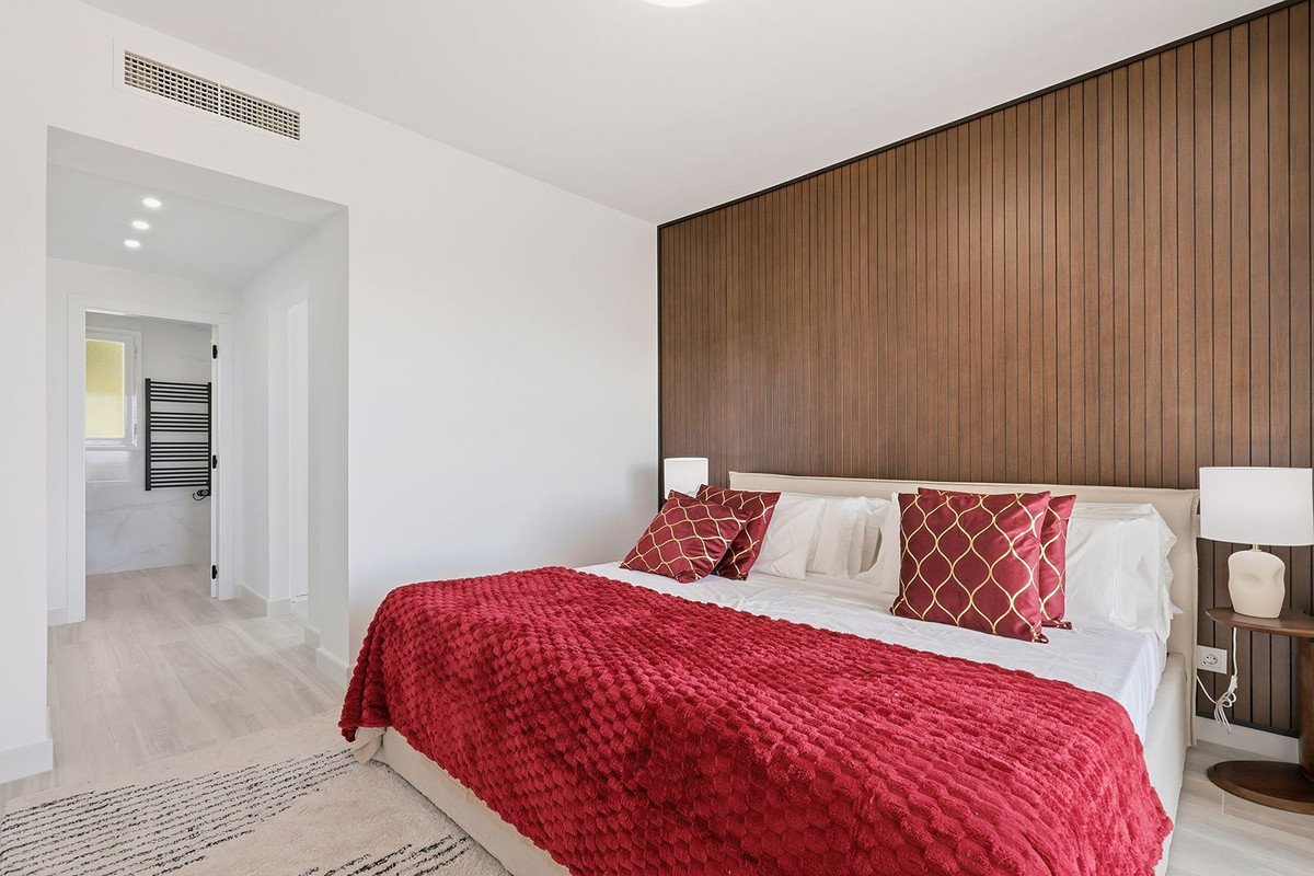 3 Bed Middle Floor Apartment in La Quinta