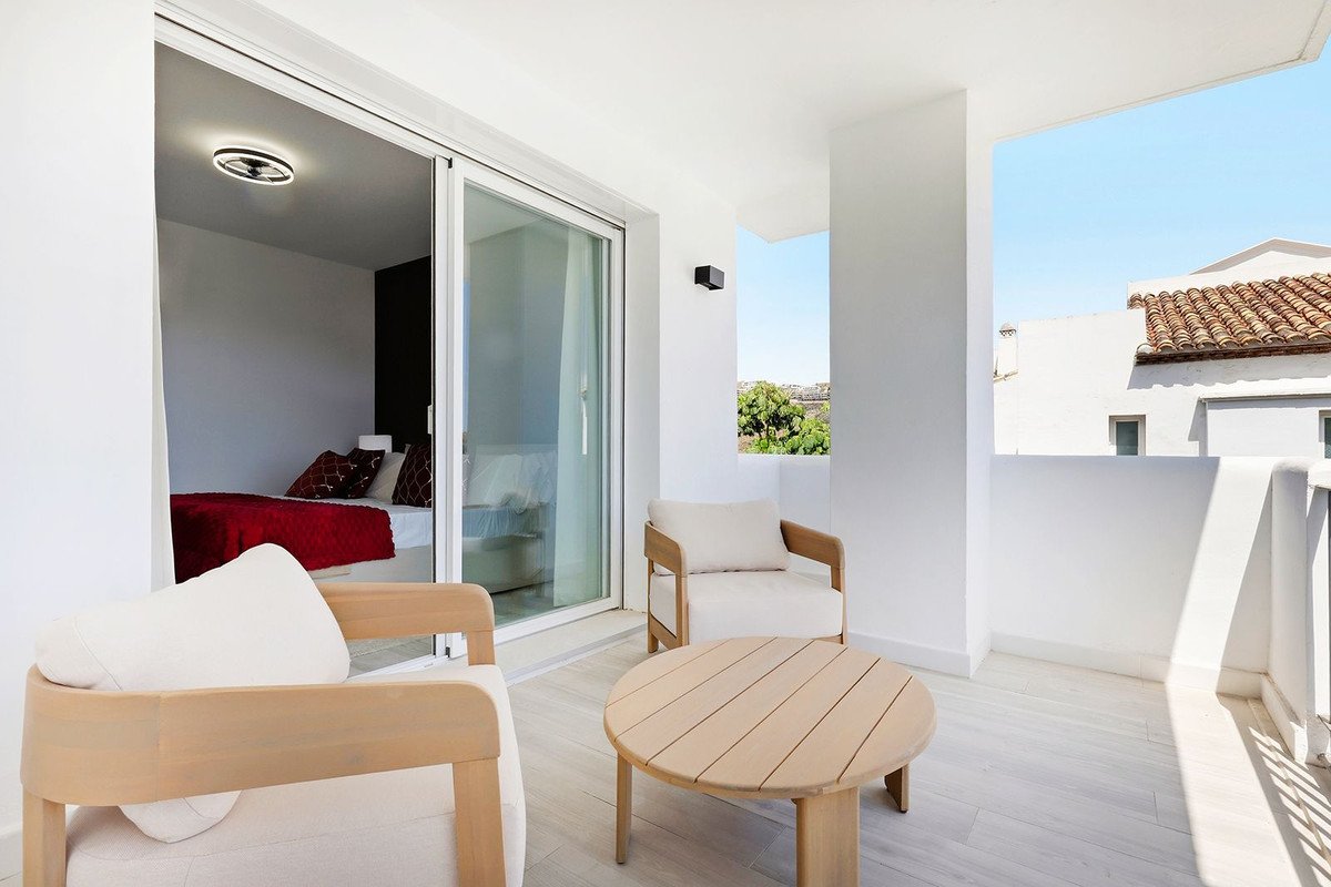 3 Bed Middle Floor Apartment in La Quinta