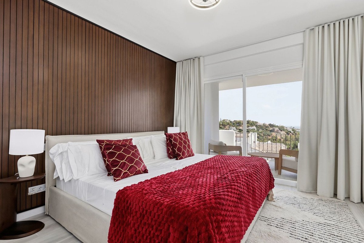 3 Bed Middle Floor Apartment in La Quinta