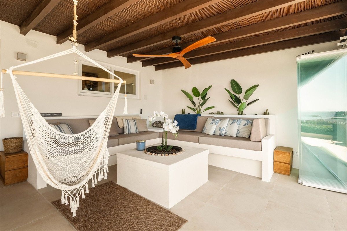 4 Bed Semi-Detached House in Estepona