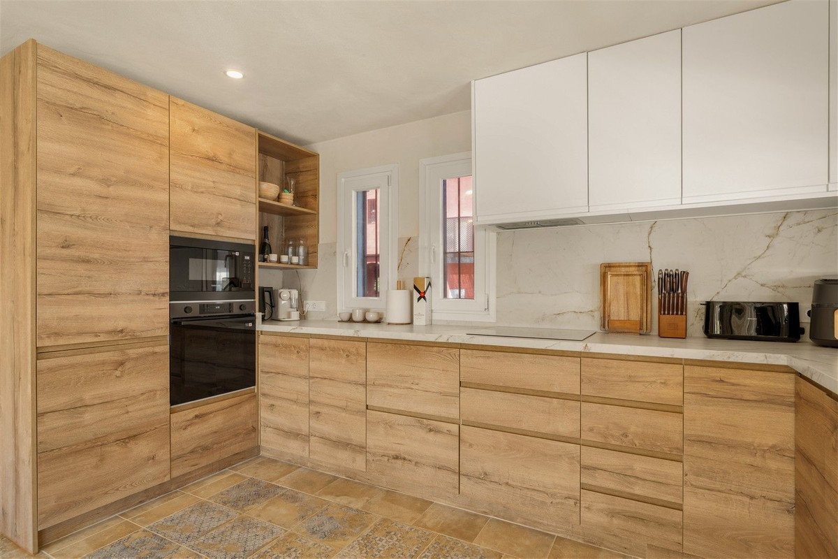 4 Bed Semi-Detached House in Estepona