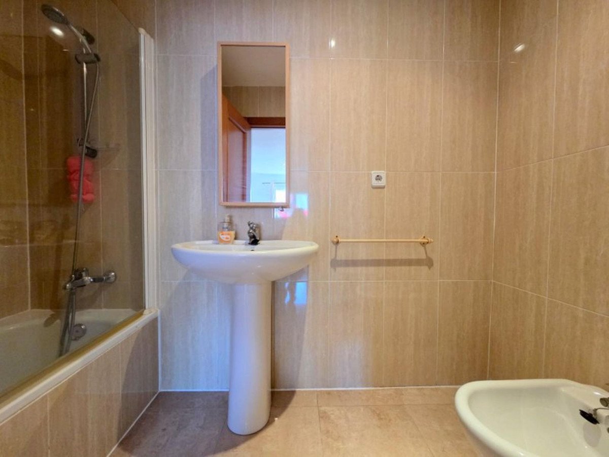 2 Bed Ground Floor Apartment in La Duquesa