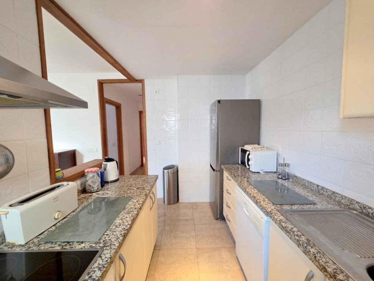 2 Bed Ground Floor Apartment in La Duquesa