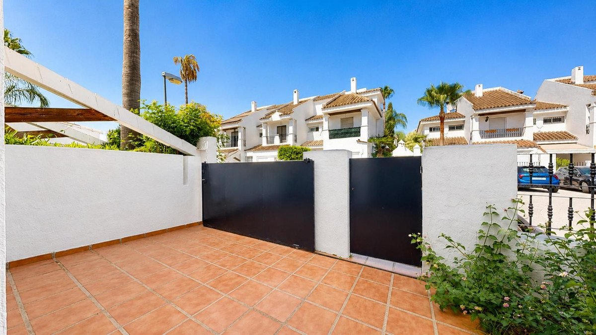 3 Bed Townhouse in Nueva Andalucía