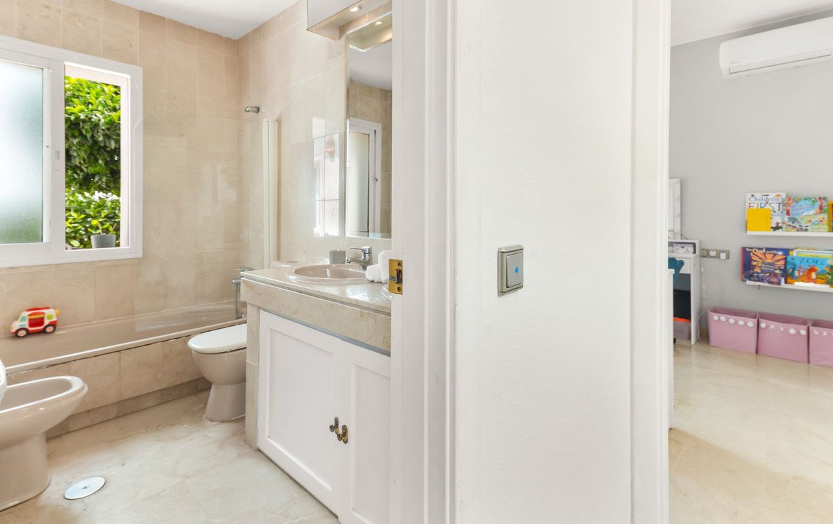 3 Bed Detached Villa in Estepona